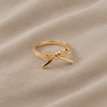 Opulenter Bandring mit Schleifenmotiv