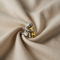 Ring mit Frau und goldfarbenem Hund Motiv