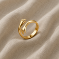Ring goldfarben mit Handmotiv offen