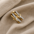 Ring mit gedrehter Form aus Zirkon