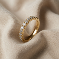 Goldring mit Diamantbesatz