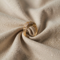 Vintage goldener Ring mit runden Kristallen