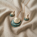 Vintage blaue Schmuckset mit Steinen in Schichten