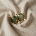 Ohrringe aus antikem Jade mit Perlen