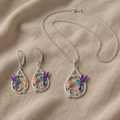 Set mit Kolibri und Blüte in Tropfenform