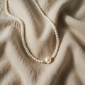 Stylische handgefertigte Perlenkette