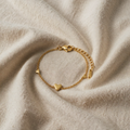 Milla – Armband mit drei Herzanhängern goldfarben