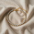 Aurora – Armband goldfarben mit Kristallkettengliedern